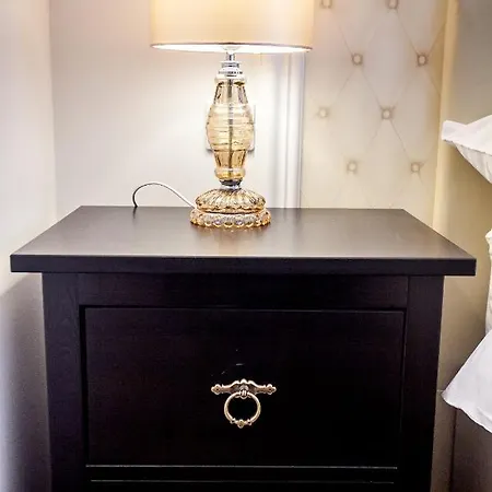 Bed & Breakfast Flex Selfcheckins - - - 8 - Centre