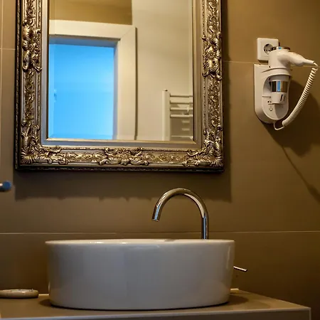 Flex Selfcheckins - - - 8 - Centre Bed & Breakfast
