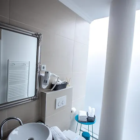 Flex Selfcheckins - - - 8 - Centre Bed & Breakfast 4*