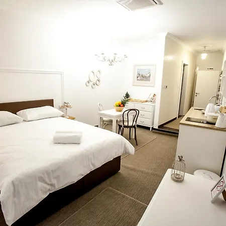 Bed & Breakfast Flex Selfcheckins - - - 8 - Centre Zagreb