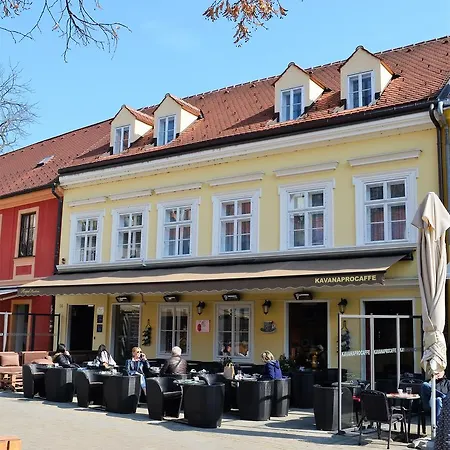 Bed & Breakfast Flex Selfcheckins - - - 8 - Centre