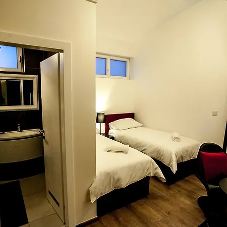 Flex Selfcheckins - - - 8 - Centre Zagabria