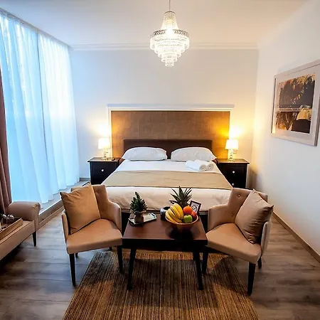 Bed & Breakfast Flex Selfcheckins - - - 8 - Centre