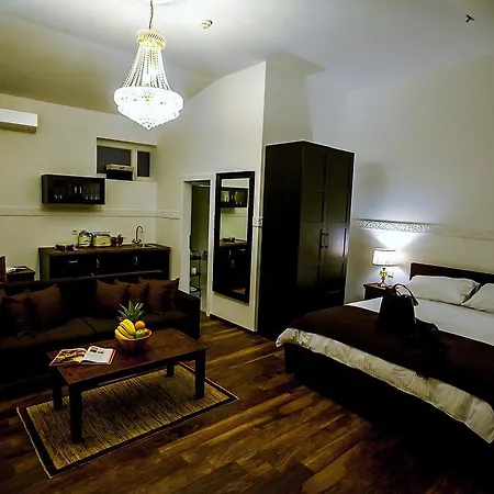 Bed & Breakfast Flex Selfcheckins - - - 8 - Centre